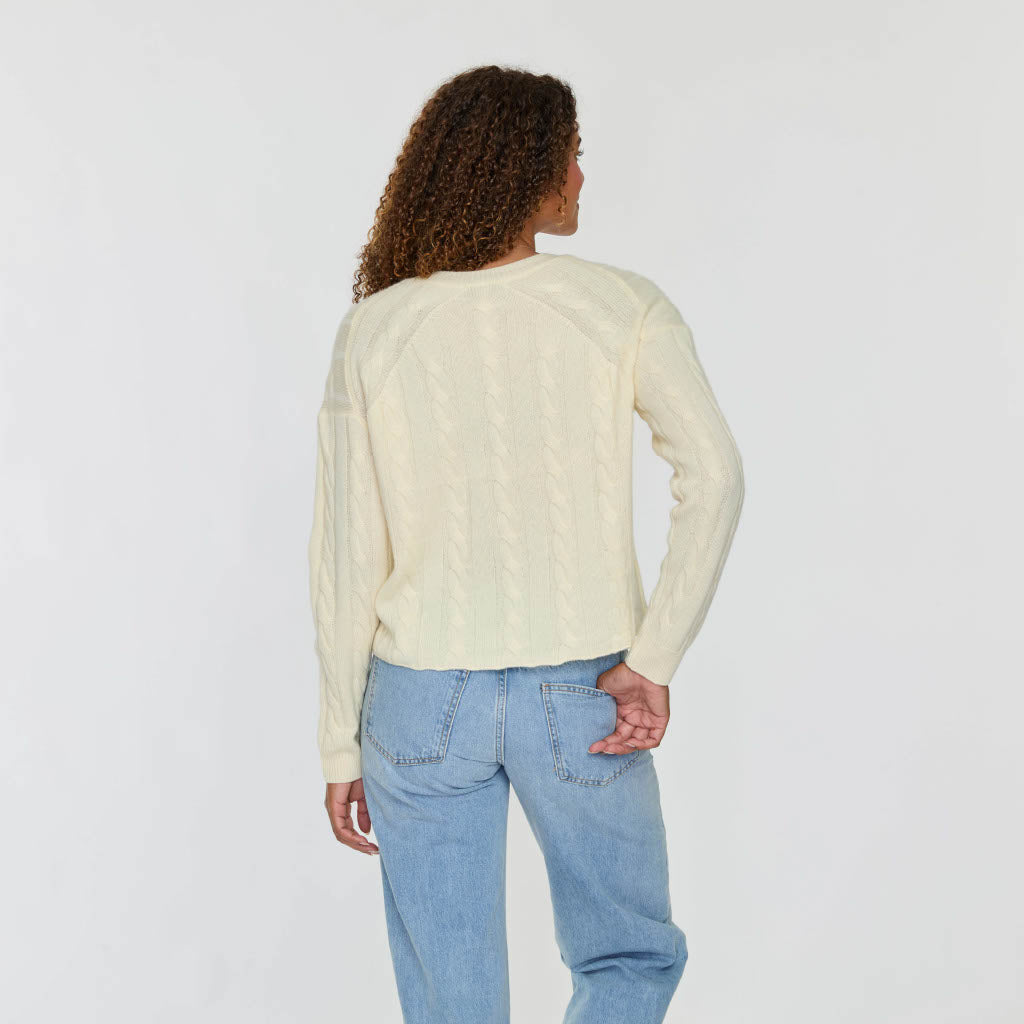 CROPPED CABLE V NECK