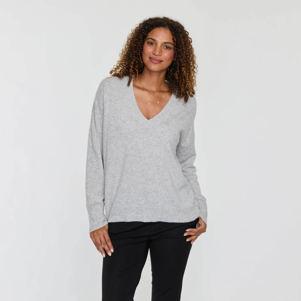 OVERSIZED V NECK
