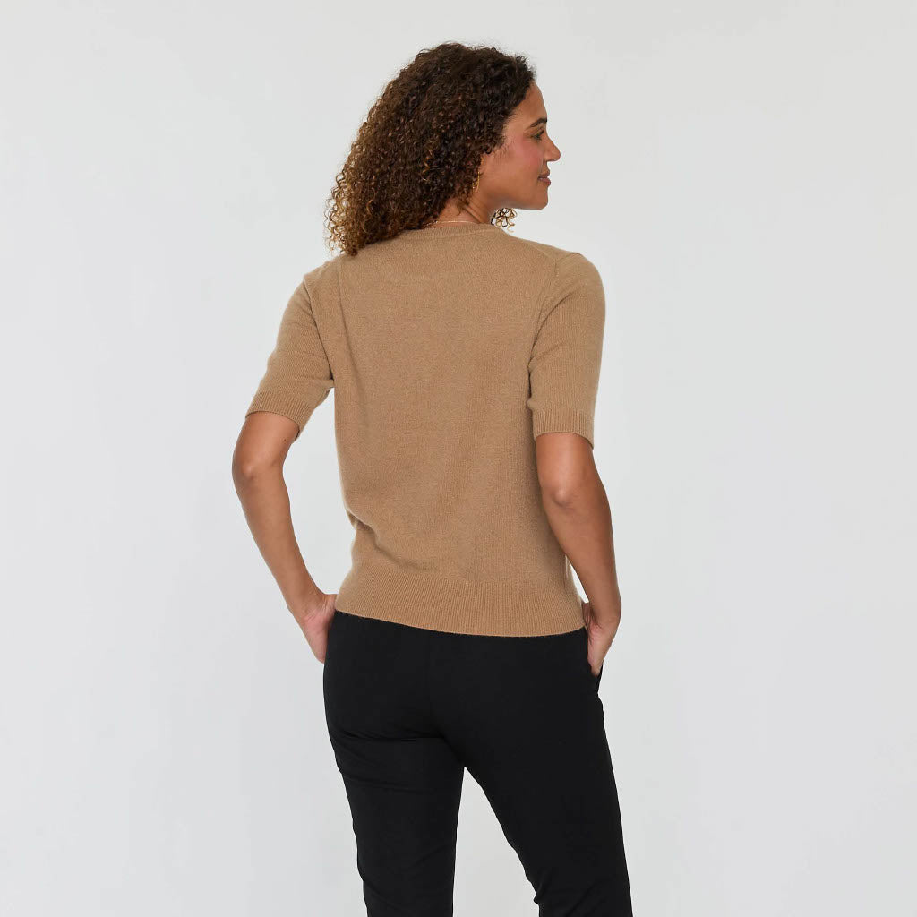 CLASSIC TEE