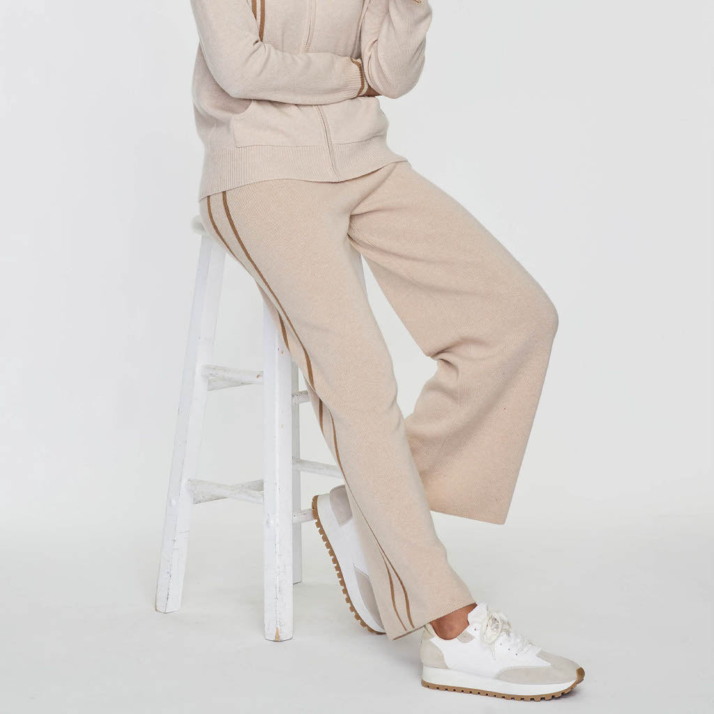 SIDE STRIPE WIDE LEG PANT