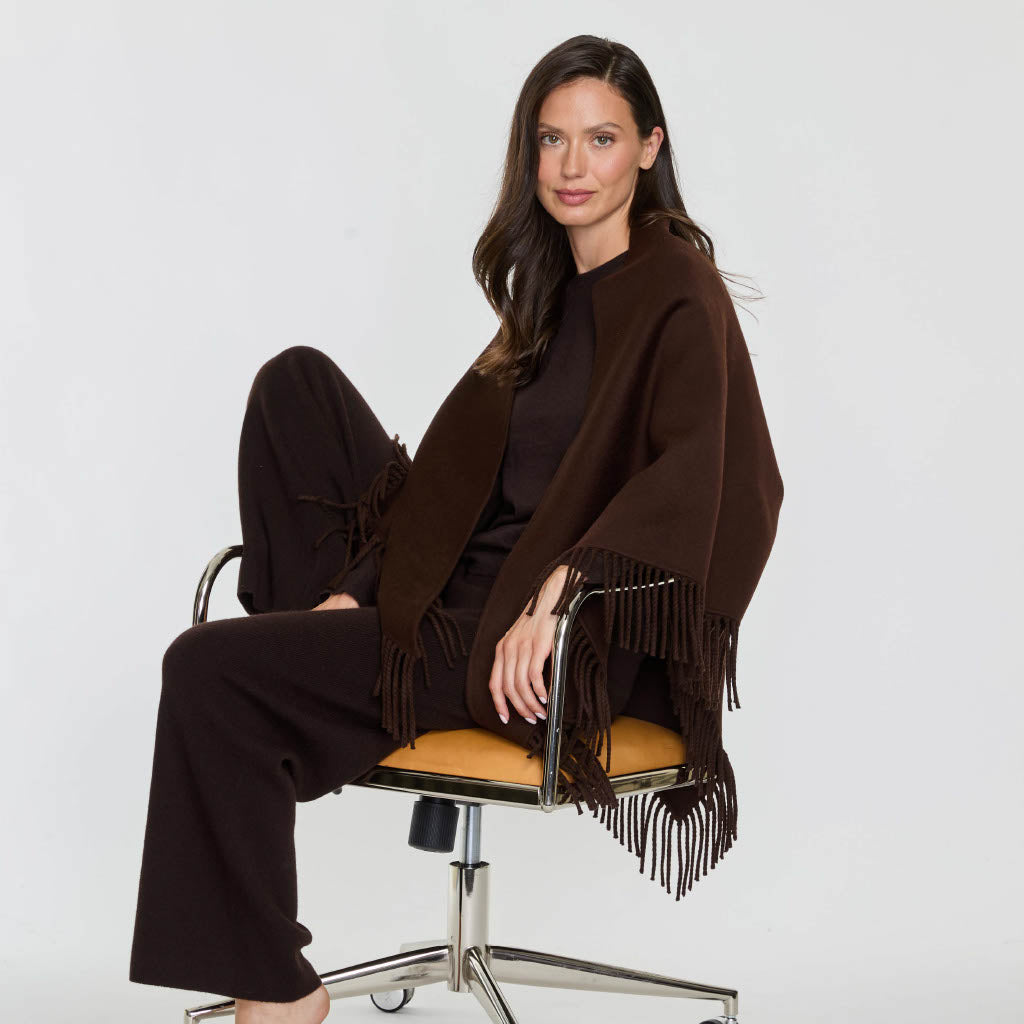 FRINGE TRIANGLE WRAP