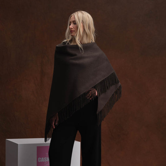 FRINGE TRIANGLE WRAP  