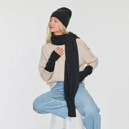 ESSENTIAL RIBBED SCARF