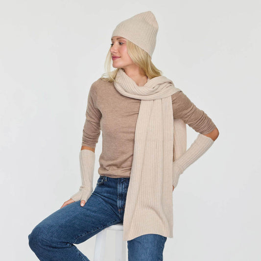 ESSENTIAL RIBBED SCARF  