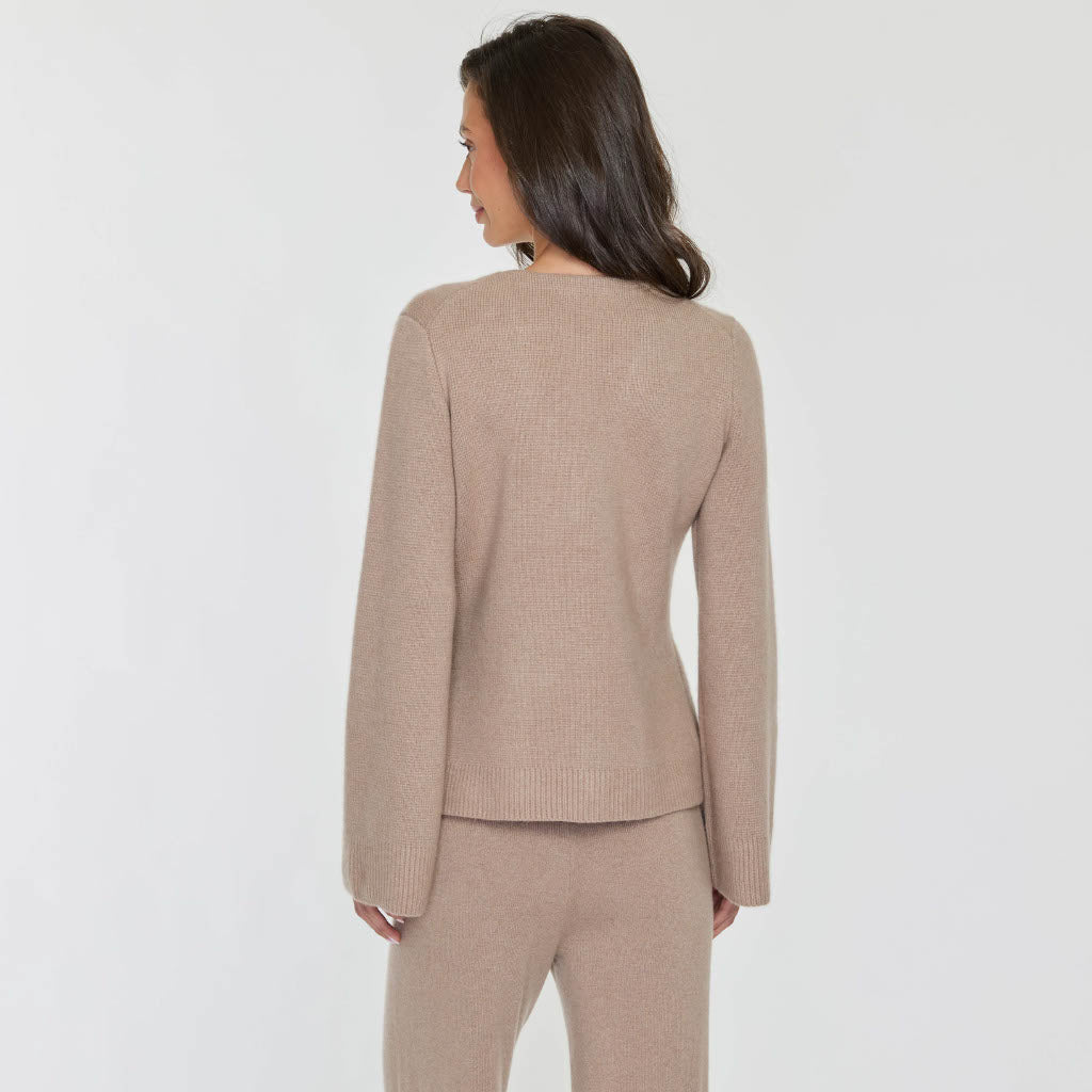 CHIC V NECK CARDIGAN