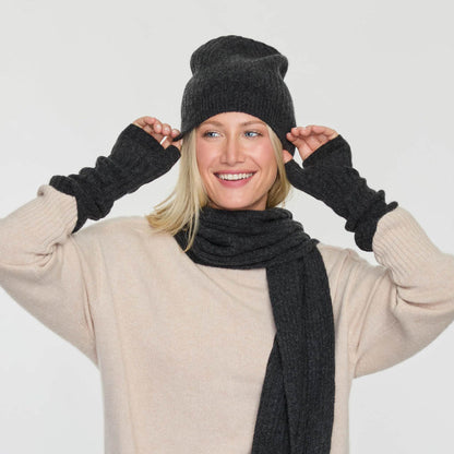 ESSENTIAL RIBBED HAT