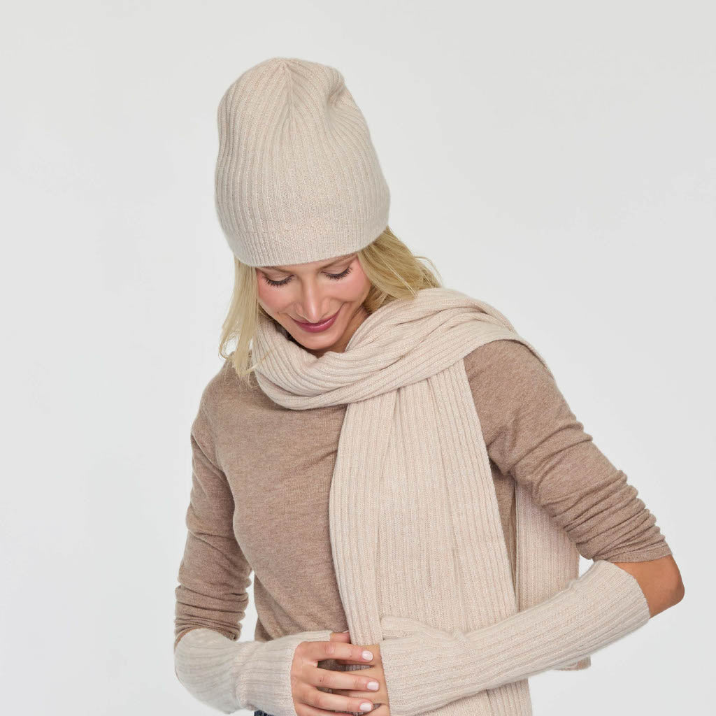 ESSENTIAL RIBBED HAT