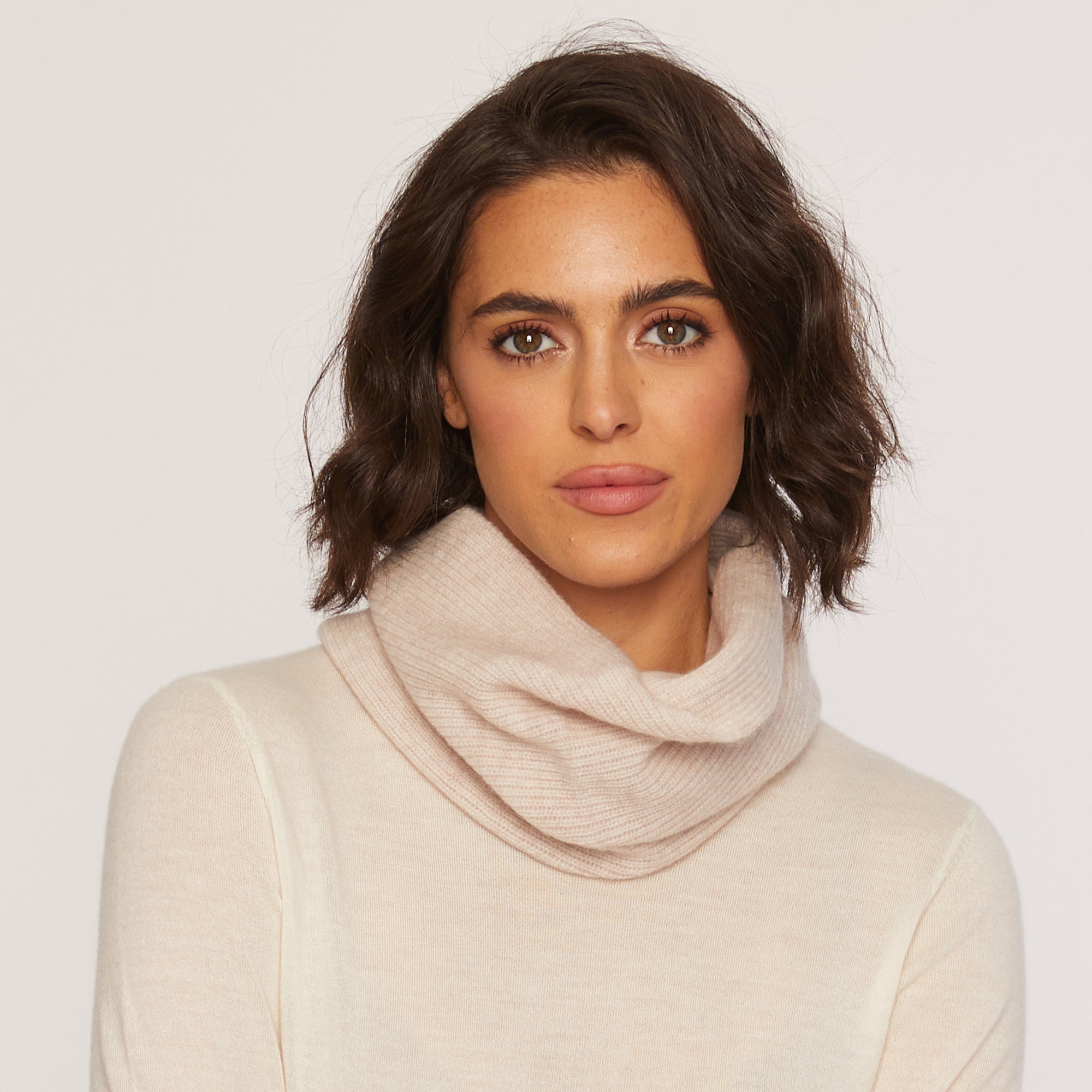 Luxury 100% cashmere ribbed snood neck good warmer face covering