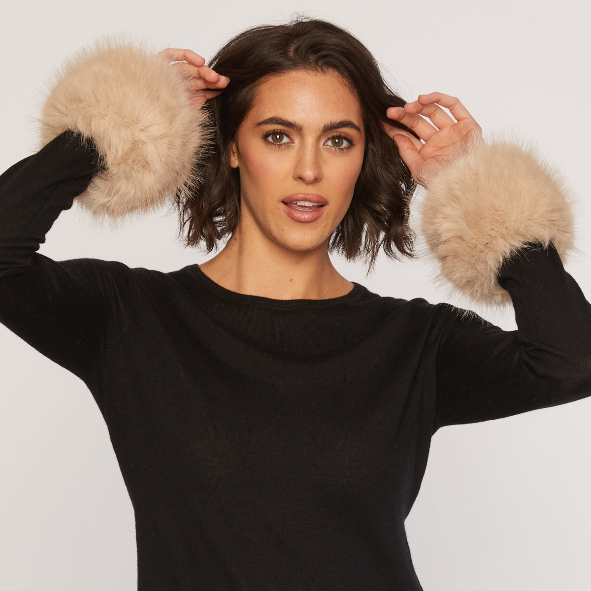FAUX FUR CUFF