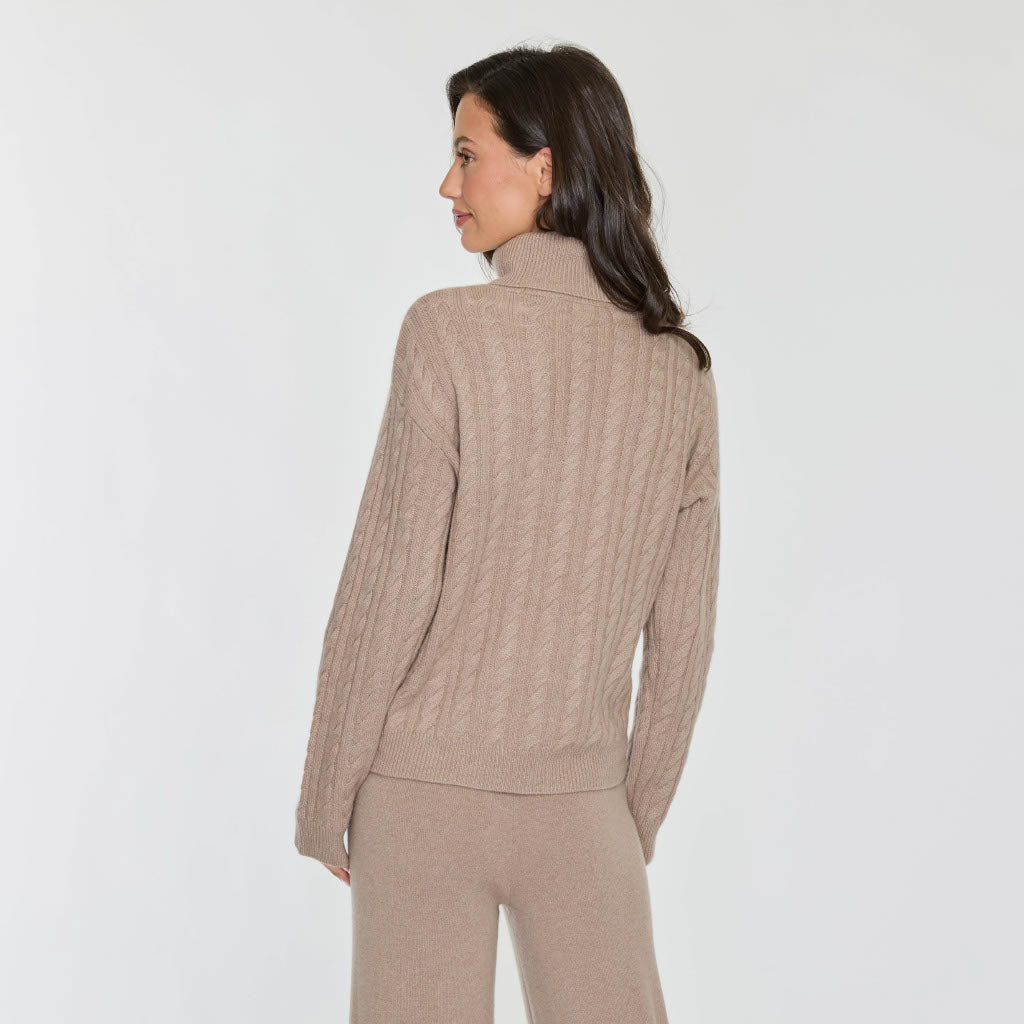 TWISTED CABLE TURTLENECK