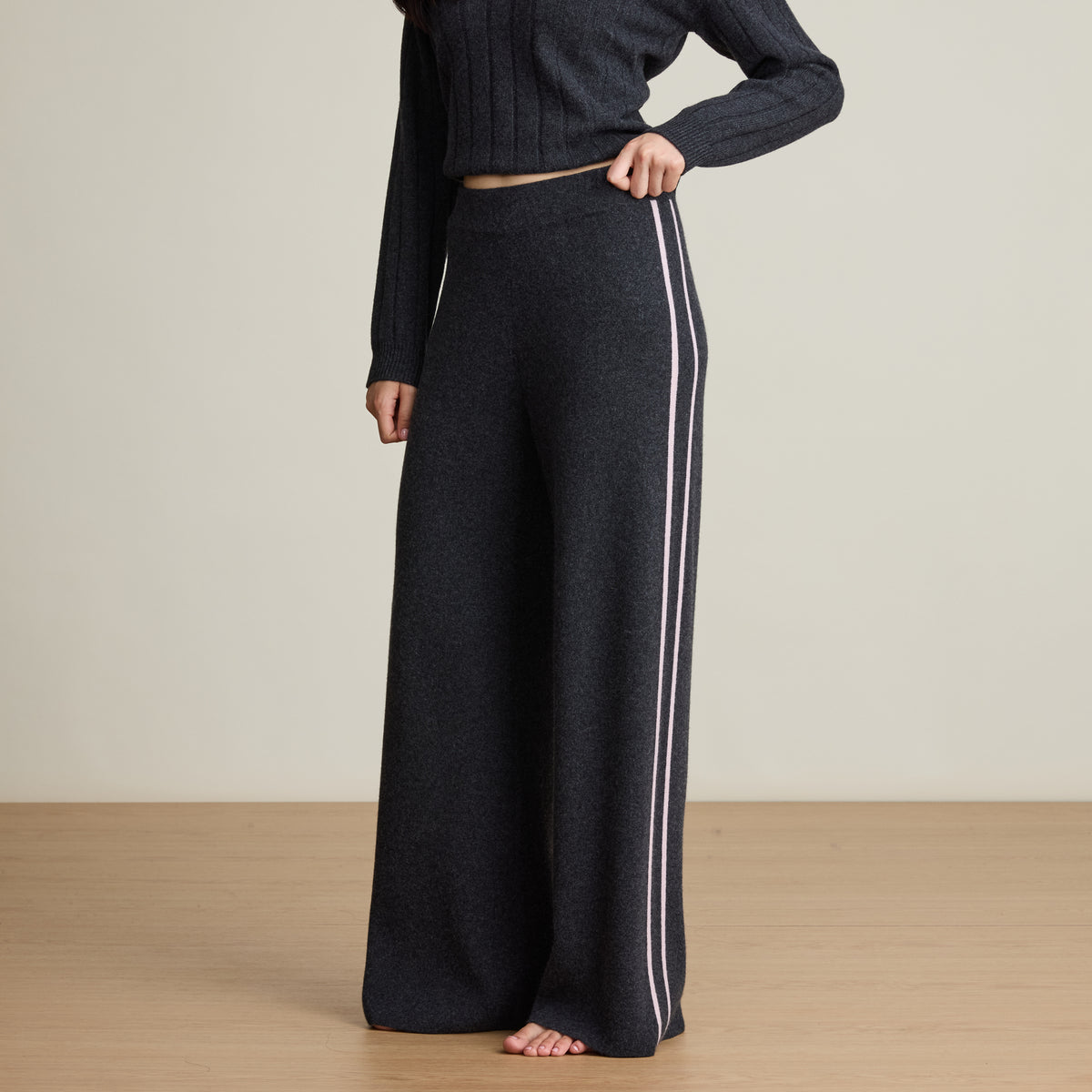SIDE STRIPE WIDE LEG PANT