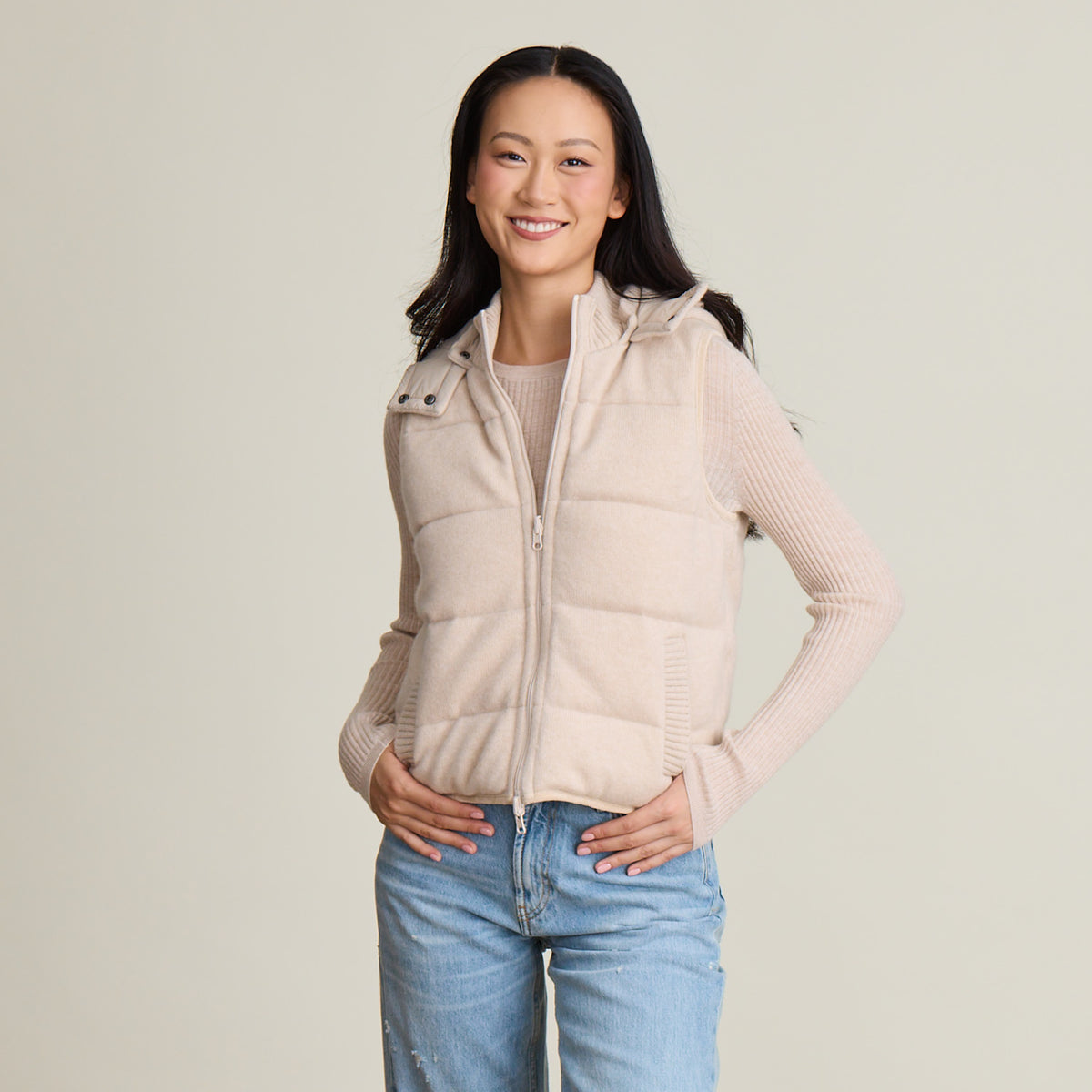 HOODED PUFFER VEST