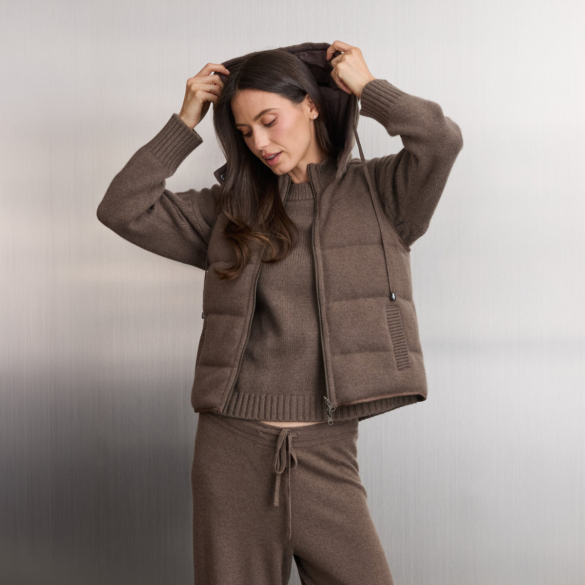 HOODED PUFFER VEST