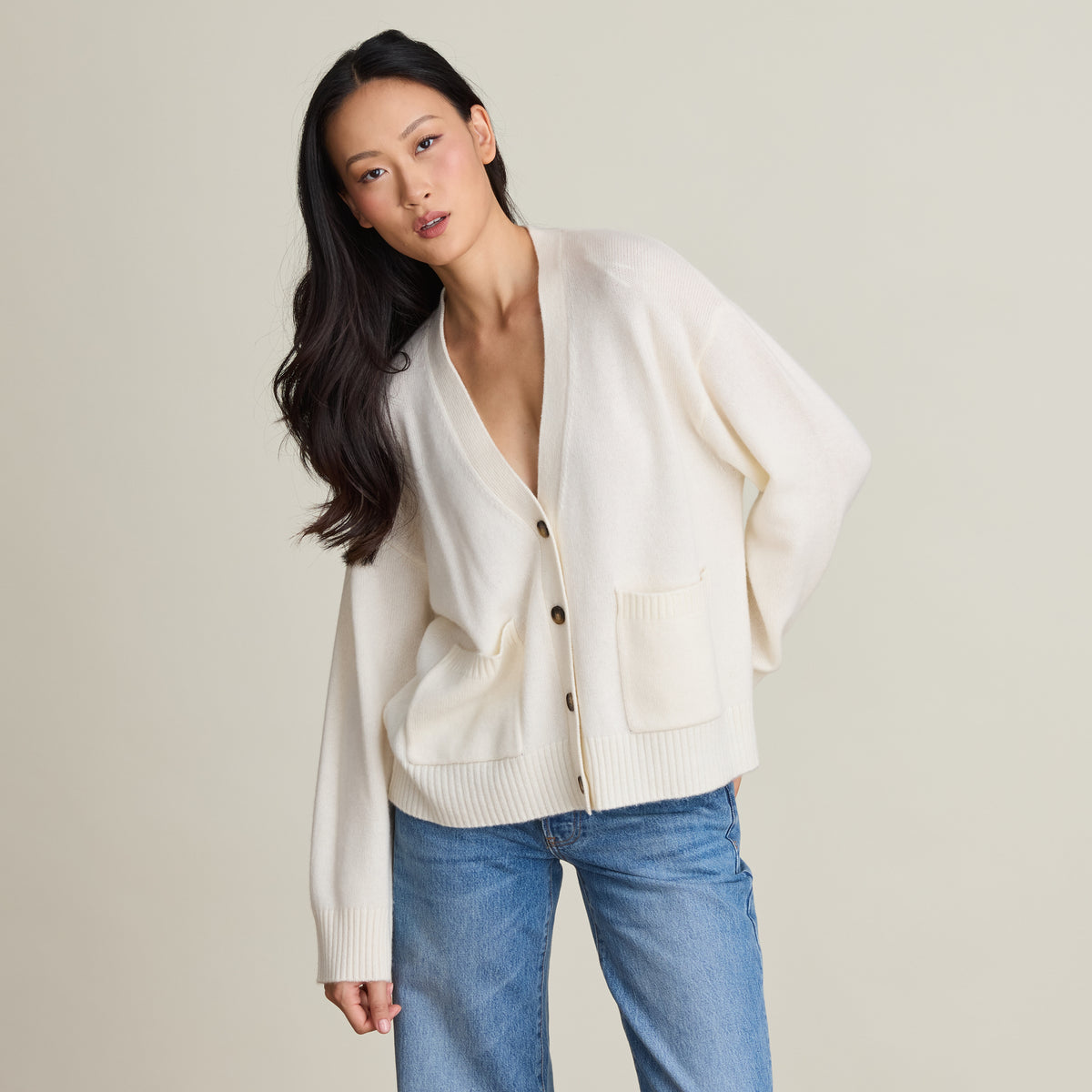 OVERSIZED V NECK CARDIGAN
