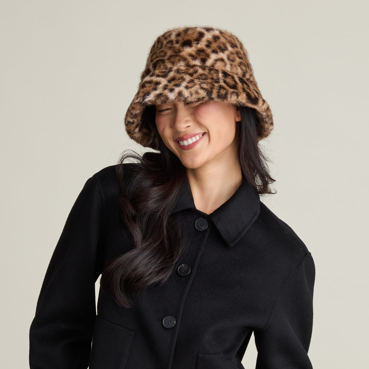 LEOPARD FAUX FUR BUCKET HAT