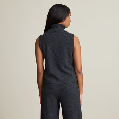 SLEEVELESS TURTLENECK