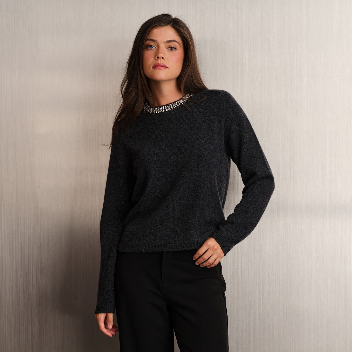 JEWEL NECK TOP