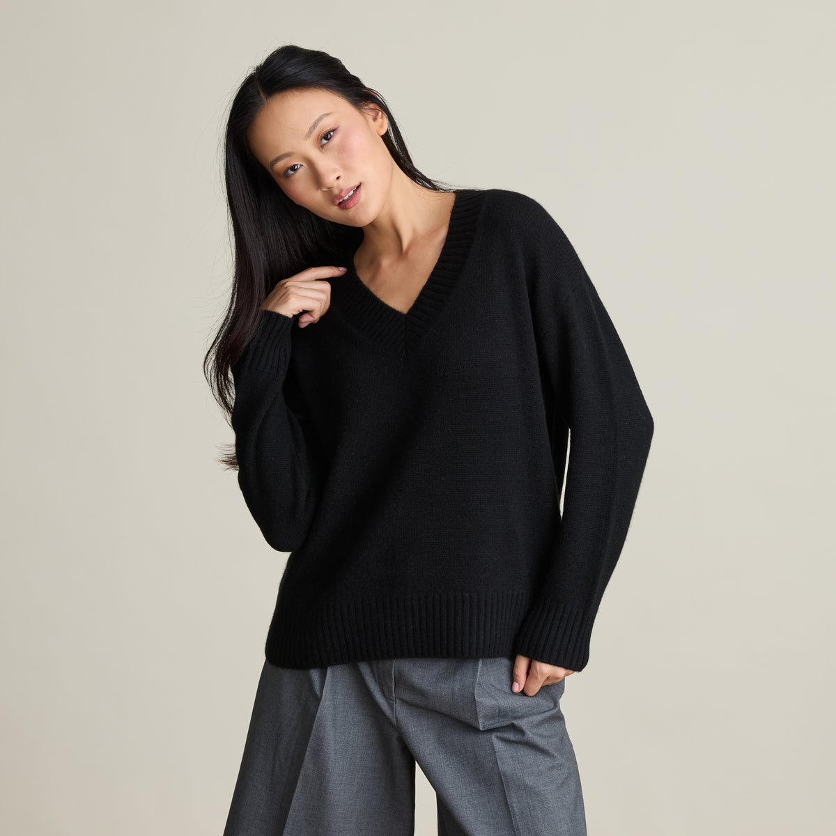 PERFECT LUXE V NECK