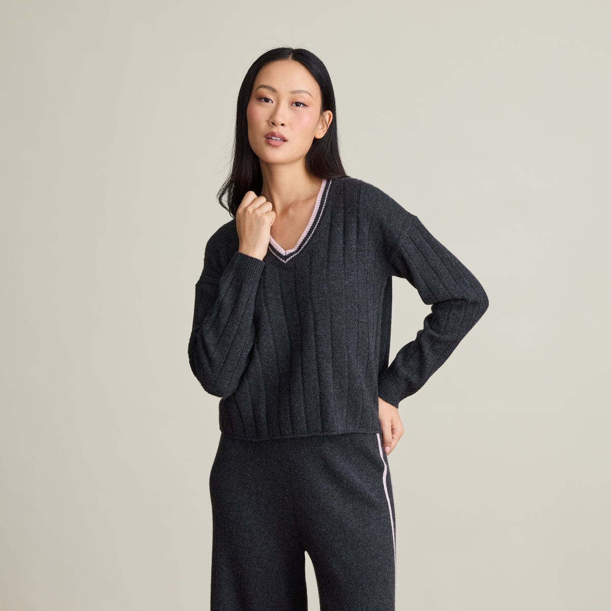 VARSITY RIBBED V NECK