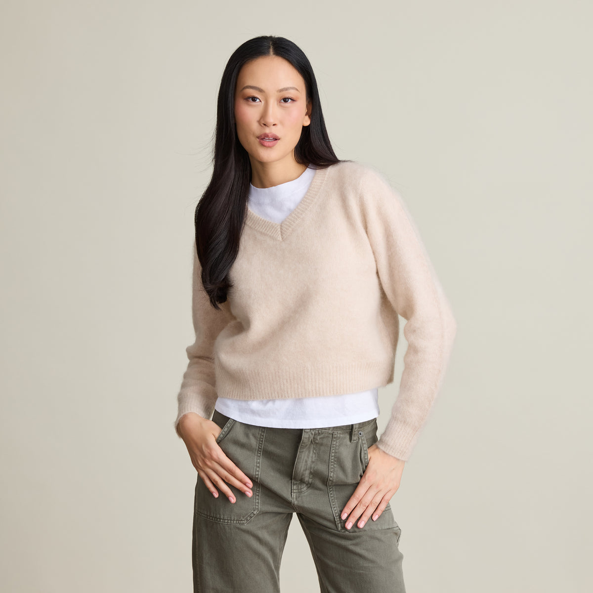 BRUSHED CROP EVERYDAY V NECK