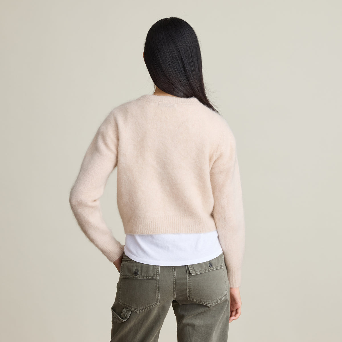 BRUSHED CROP EVERYDAY V NECK