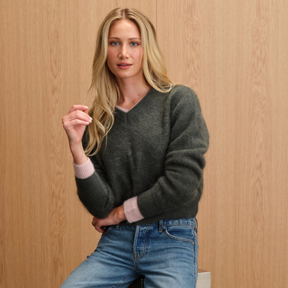 BRUSHED CROP EVERYDAY V NECK