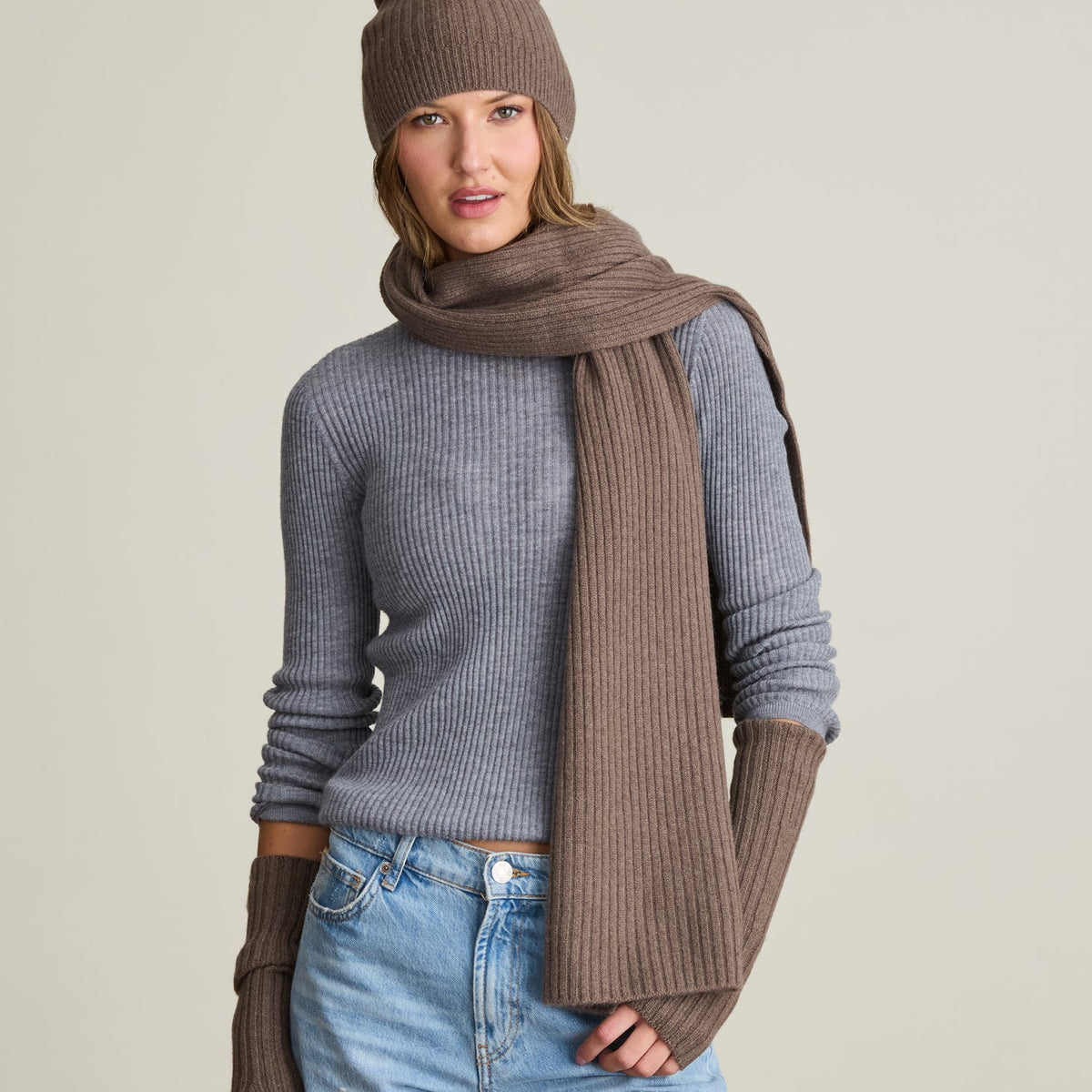 ESSENTIAL RIBBED SCARF
