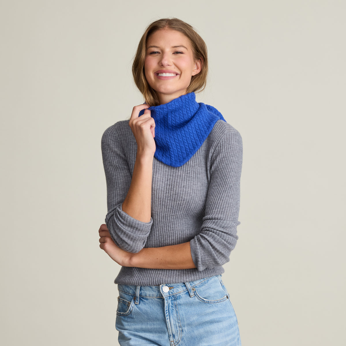 BABY CABLE TIE-UP SCARF