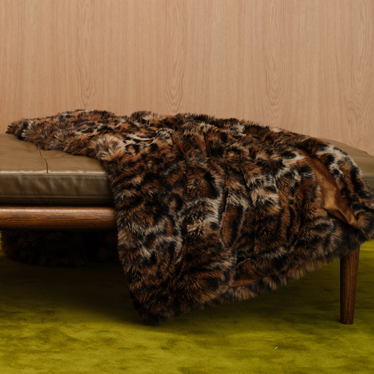 PRINTED ANIMAL FAUX FUR THROW