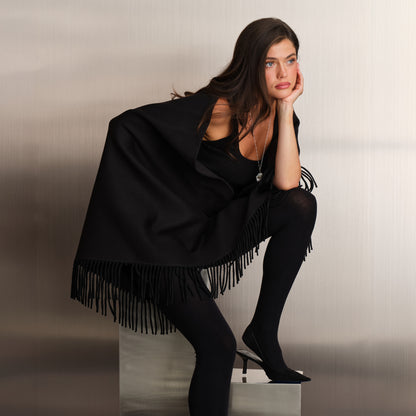 FRINGE TRIANGLE WRAP