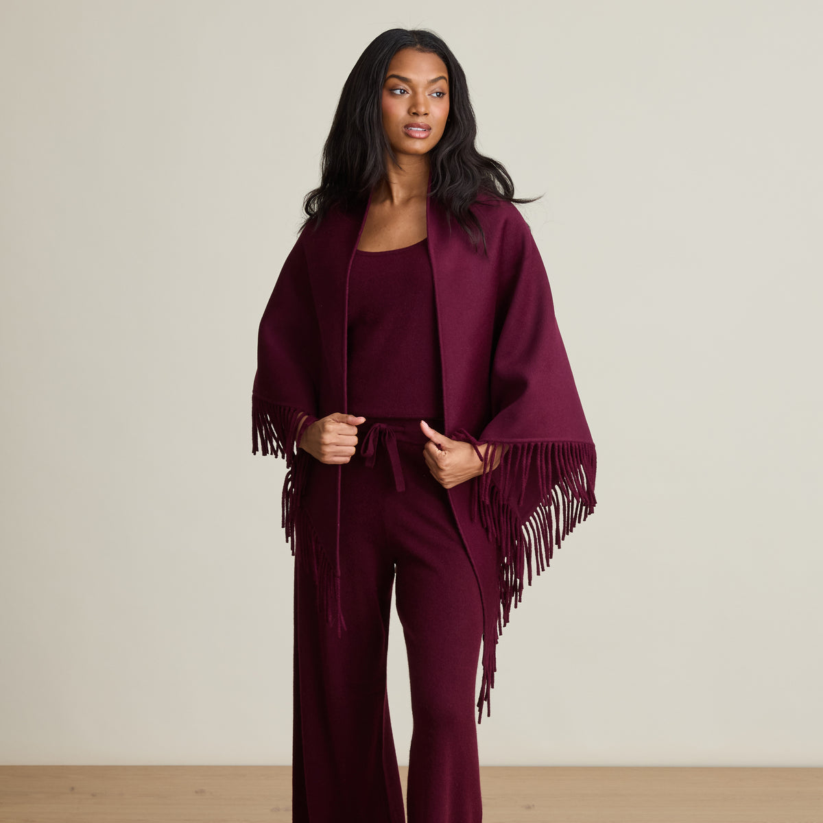 FRINGE TRIANGLE WRAP