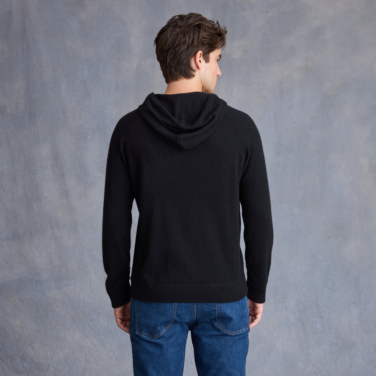 MEN'S ESSENTIAL HOODIE