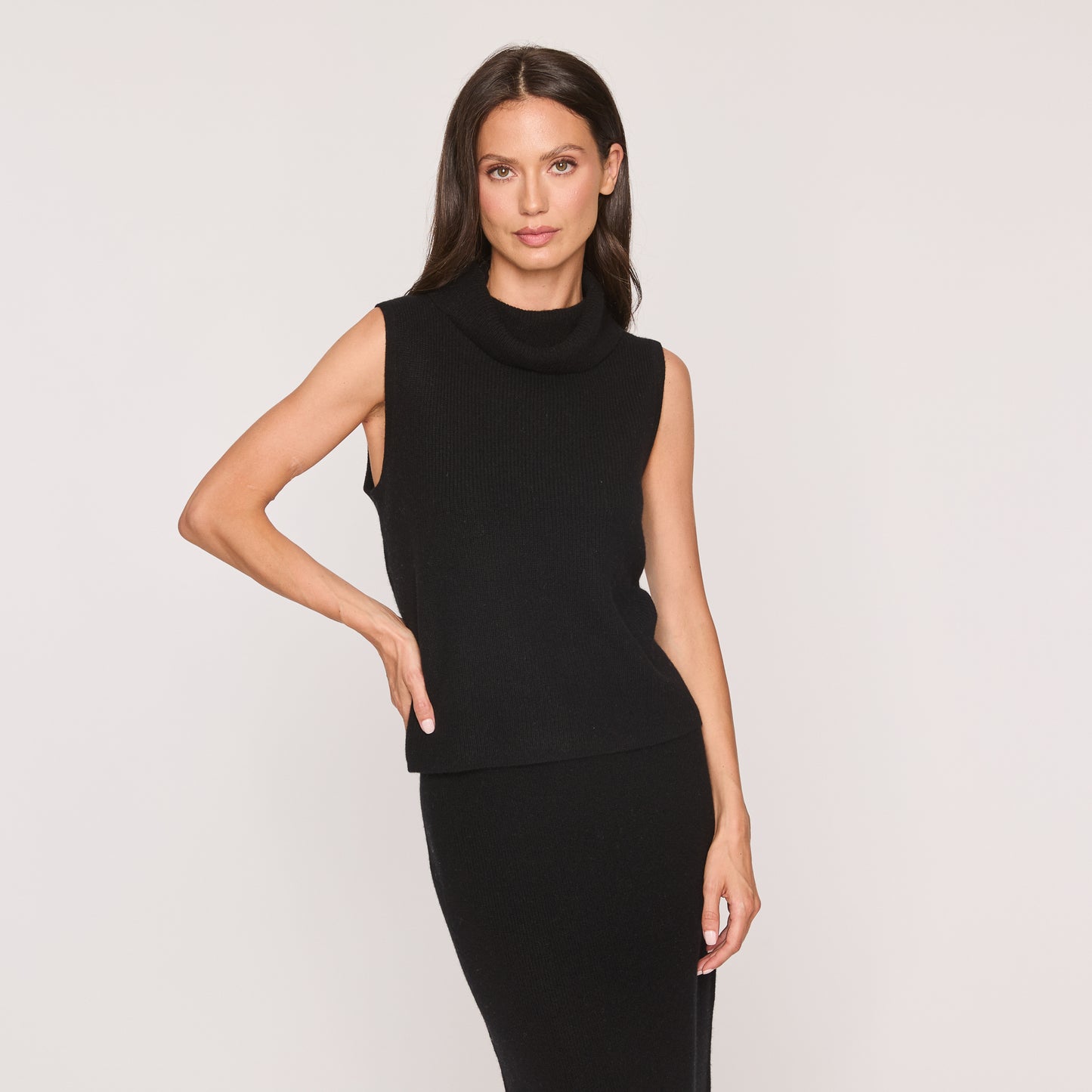 Cropped Sleeveless Turtleneck