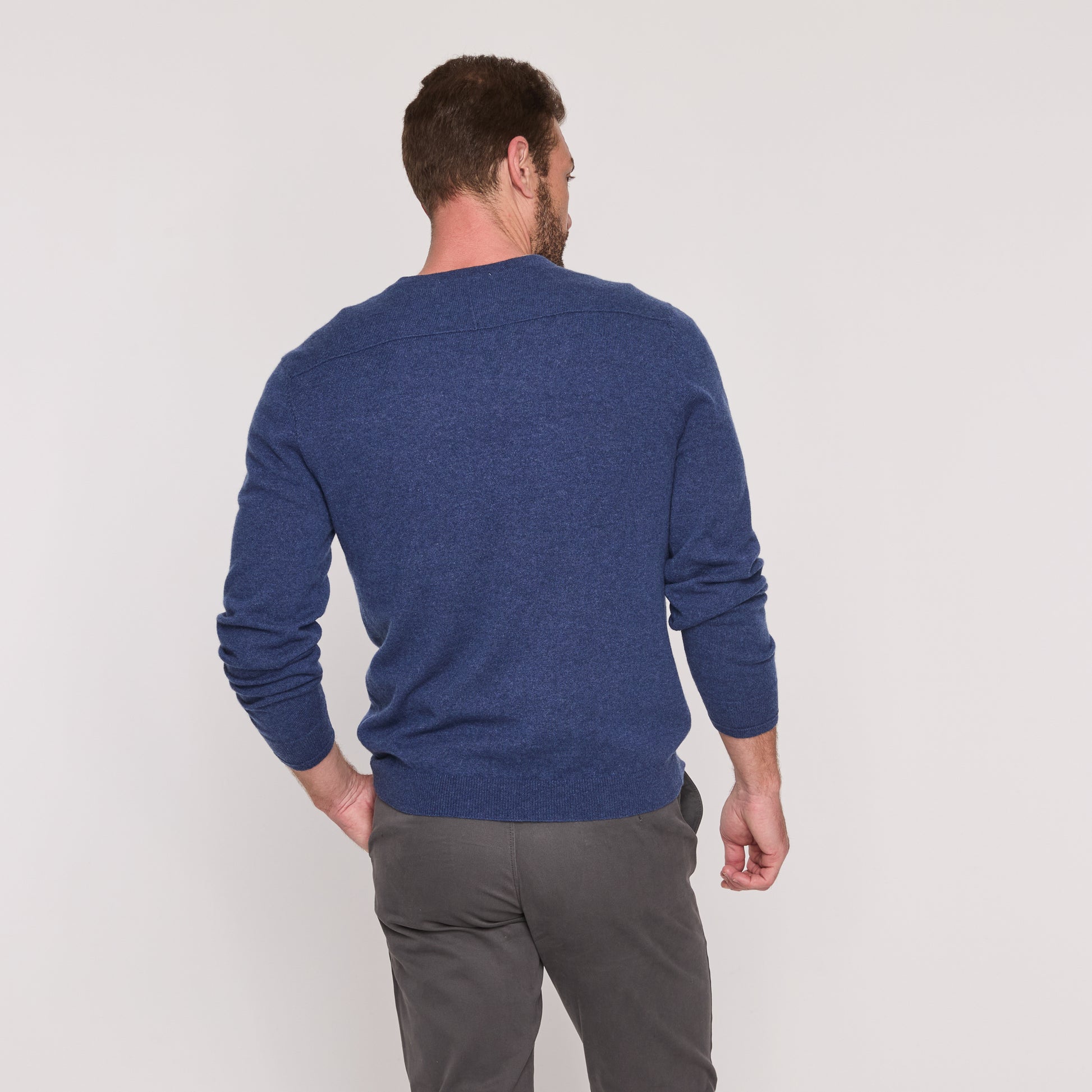 Men's Exposed Seam V Neck